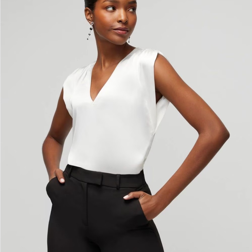 Sleeveless V-neck Ruched Shoulder Shell Top - Picture 3 of 6